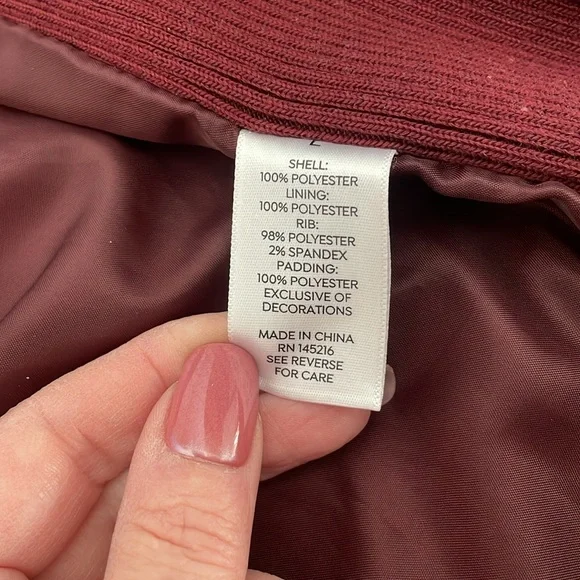 Shiny burgundy vest - Picture 5 of 6